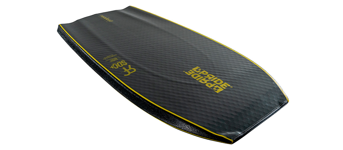 découvrez le bodyboard zippy pp sdc, idéal pour les riders de tous niveaux. conçu en polypropylène pour une meilleure flottabilité et durabilité, il offre performance et confort lors de vos sessions de bodyboard.