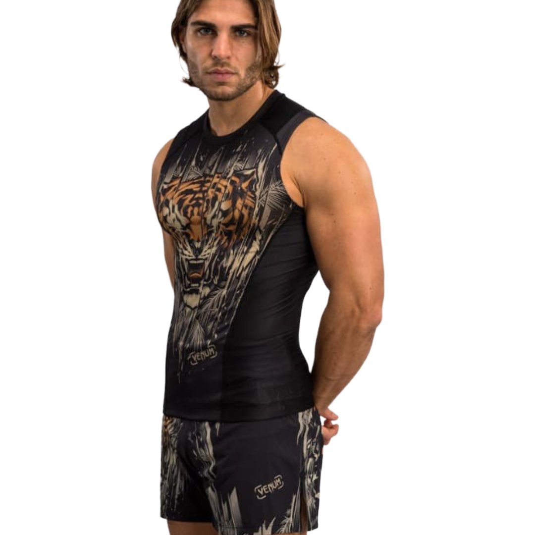 découvrez notre collection de rashguards sans manches, idéales pour un confort optimal et une liberté de mouvement maximale lors de vos activités aquatiques et sportives.