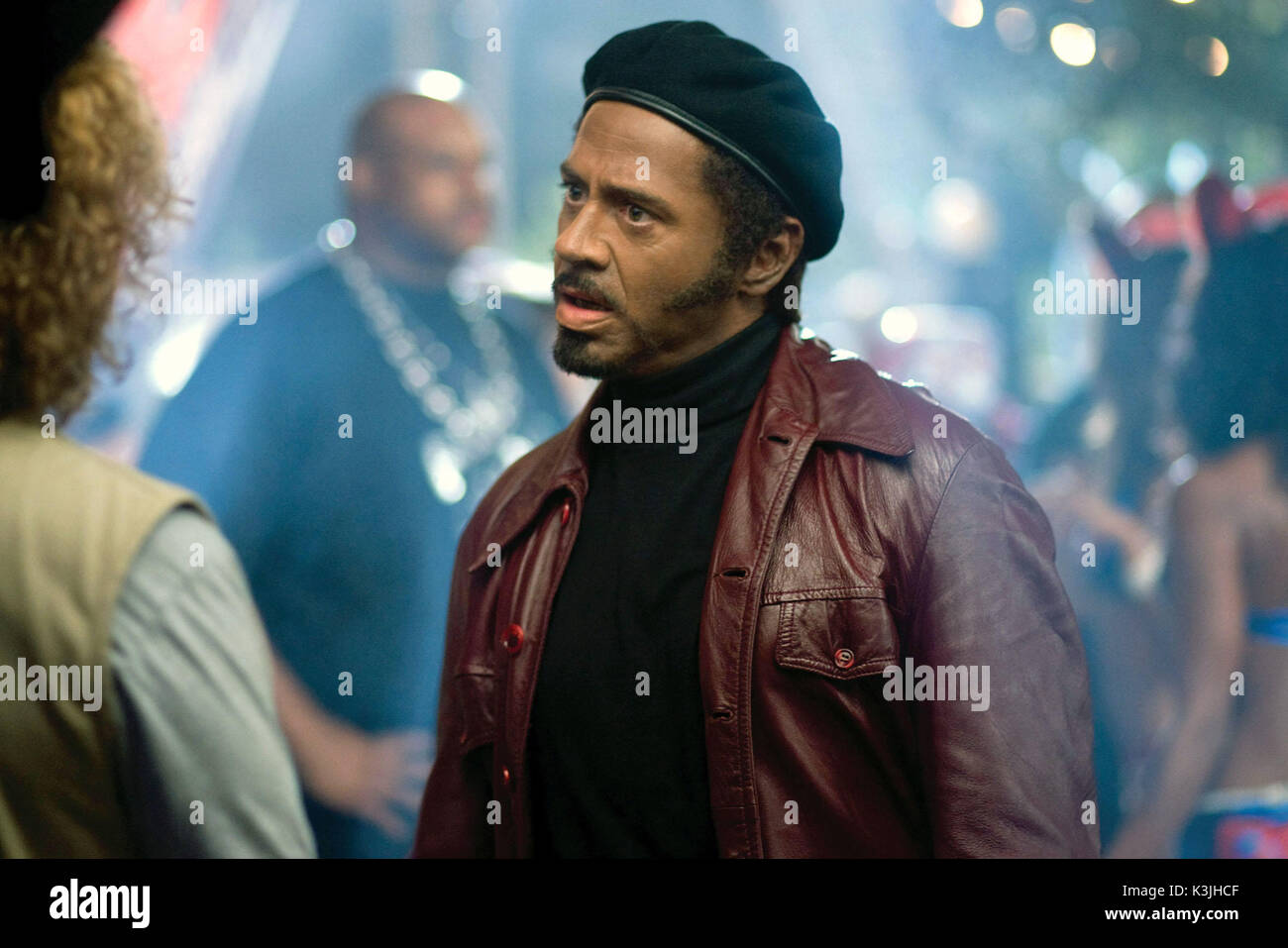 découvrez la veste tropical thunder, alliant style audacieux et confort optimal pour affronter toutes les aventures sous les tropiques.